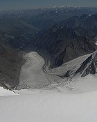 Ледник Менсу с вершины Восточной Белухи.