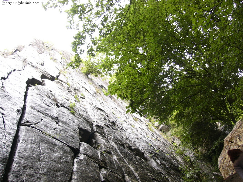 Belgium. Sy. The rock wall.