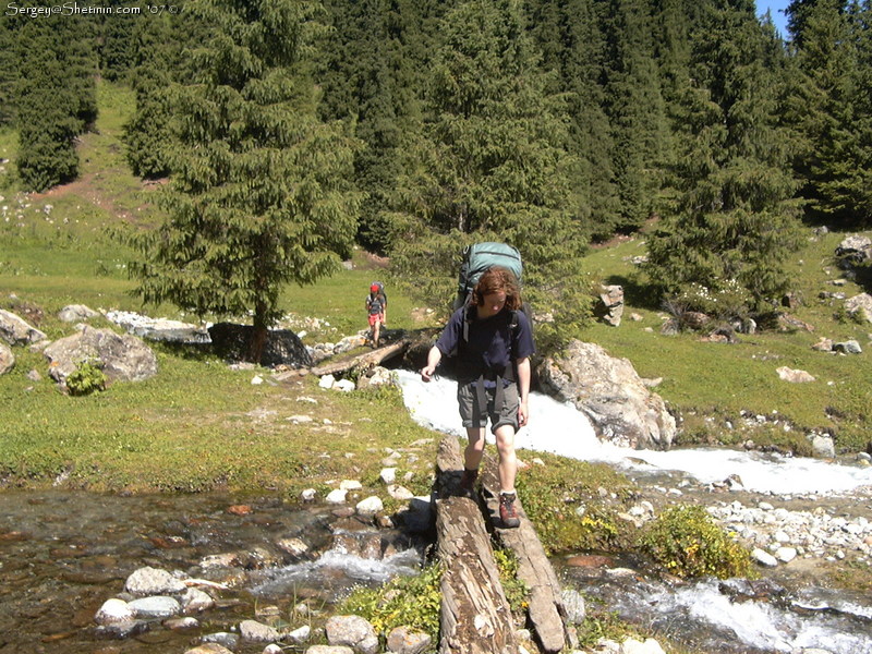 Crossing Ayu-Tor river