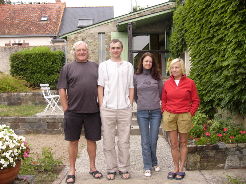 Jean-Francois, Helene and we are standing together.