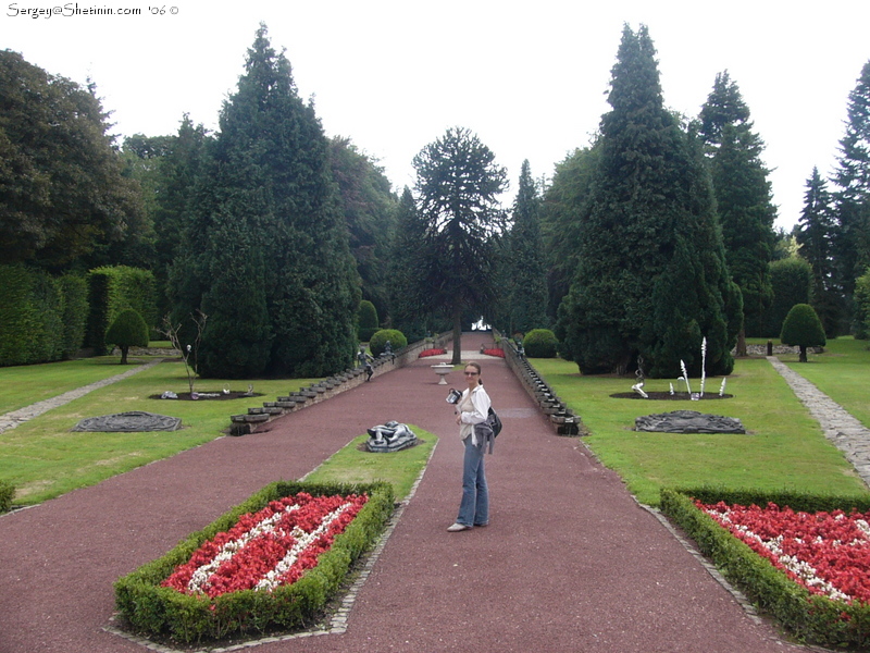 Jehay Castle. Garden