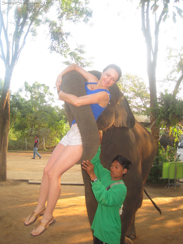 Zhanna and the elaphant. Kwai river. Thailand