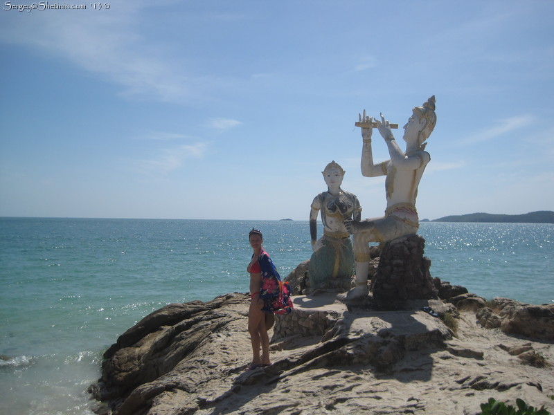 Zhanna near sculptures of water nymph and prince. Samet Island. Thailand