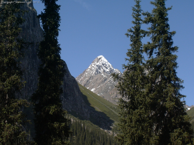 Peak Ayu-Tor 4382m.