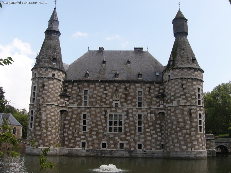 Belgium. Jehay Castle. Front view.