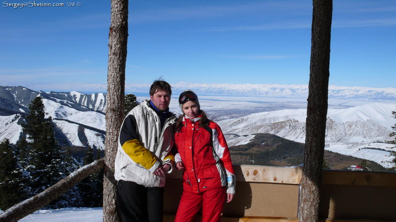Дима и Наталья на высоте 2650м. "Вагончик"