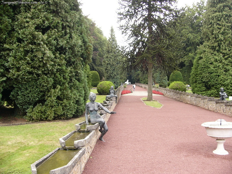 Jehay Castle. Alley with girls.