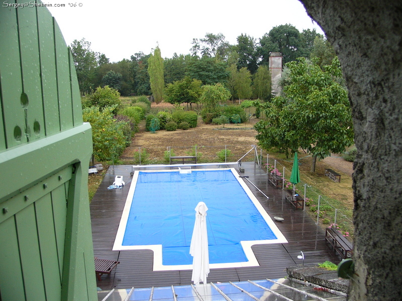 Loire. View of the garden and pool.