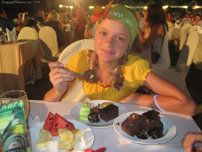 Lyuba is happy with cakes. Christmas dinner. Pattaya