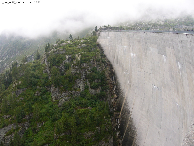 Switzerland. Lake D'Emosson dam.