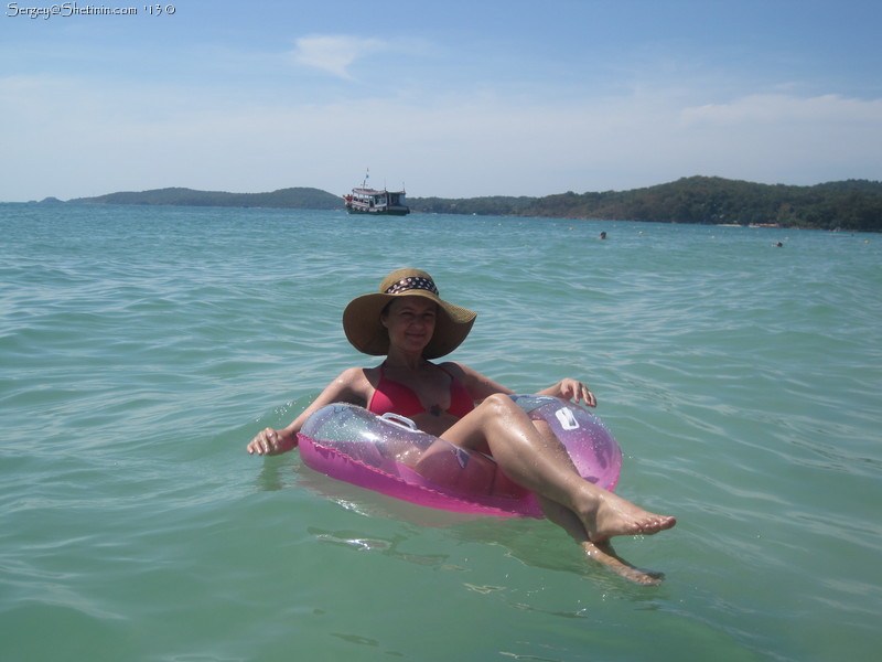 Жанна на пляже острова Самет. тайланд