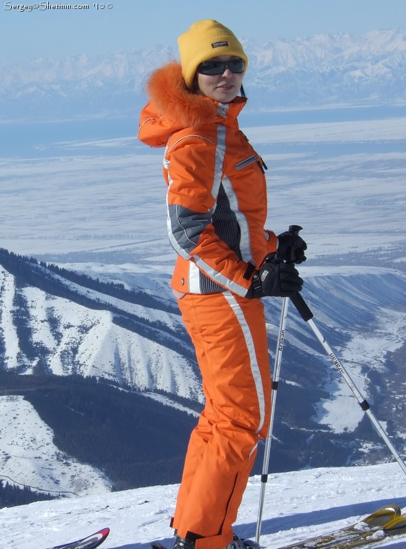 Айнура Адылбекова - спортсменка, альпинистка, горнолыжница и просто красавица.