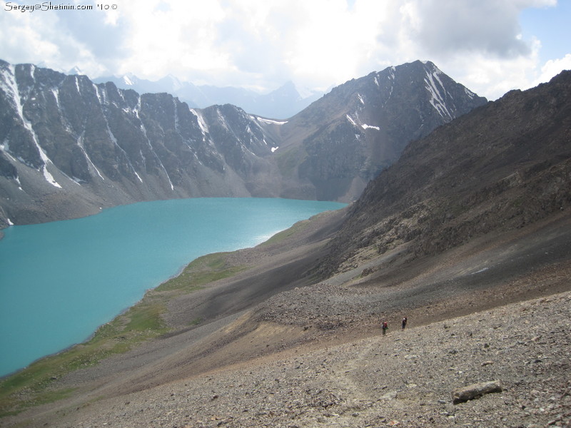 Askhat and Alina are climbing to Ala-Kul pass, lake is amazing