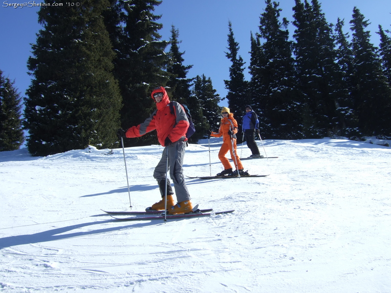 Double Sergeys and Ainura on the slope