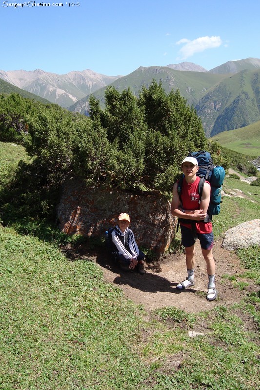 Shetinina Lyuba and Sergey on the way from Ala-Kul to Altyn-Arashan