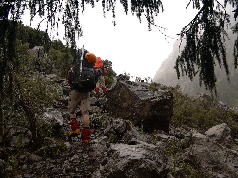 Rocky trail to the camp.