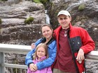 Моя красивая семья в Шотландии.. Две фантастические девчонки: Жанна и Любаша, а также я - на фоне водопада в Шотландии.