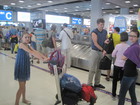 Прилетели в аэропорт Бангкока, Суварнабхуми, прошли таможню, пограничников, получаем багаж.
