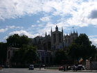 Вестминстерское аббатство (Westminster Abbey), также известно, как Соборная церковь Святого Петра в Вестминстере, находится к западу от Вестминстерского дворца в Вестминстере (Лондон).